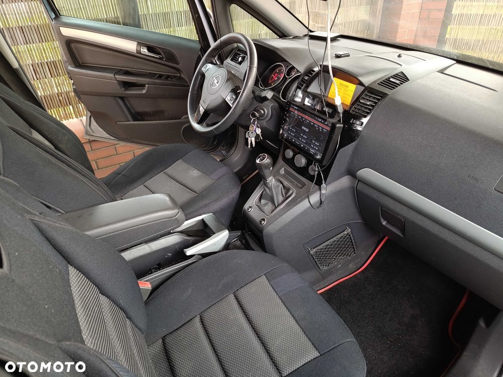 Opel Zafira - 4