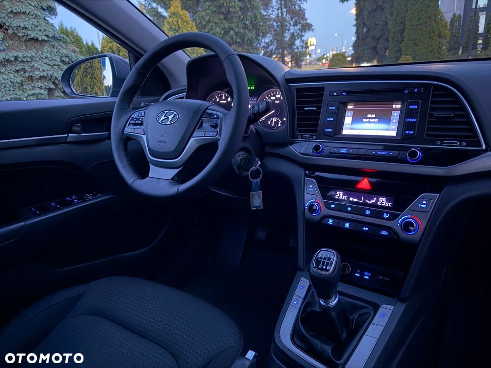 Hyundai Elantra 1.6 Comfort - 7
