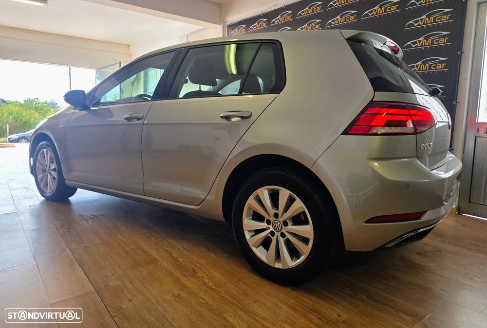 VW Golf 1.6 TDI Confortline - 11