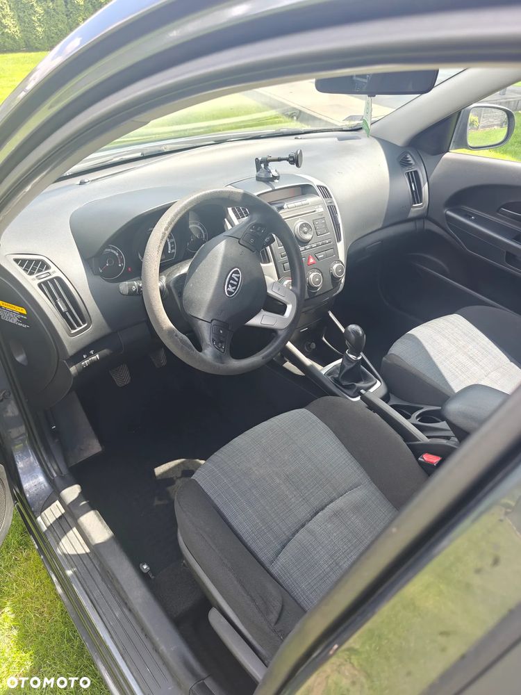 Kia Ceed 1.4 Comfort + - 5