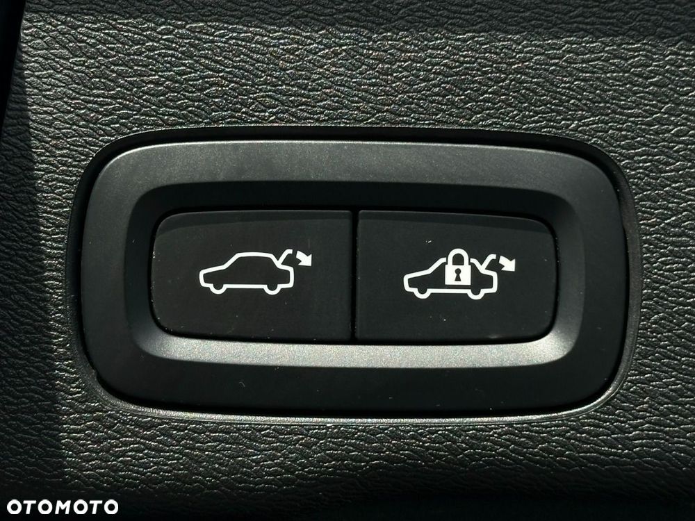 Volvo XC 60 B4 D AWD Ultimate Dark - 15