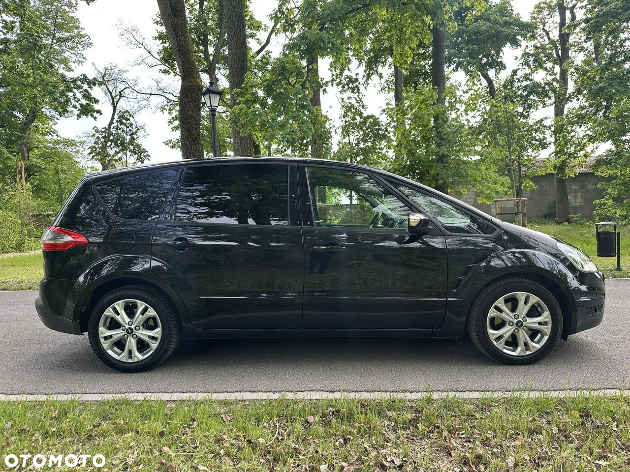 Ford S-Max - 11