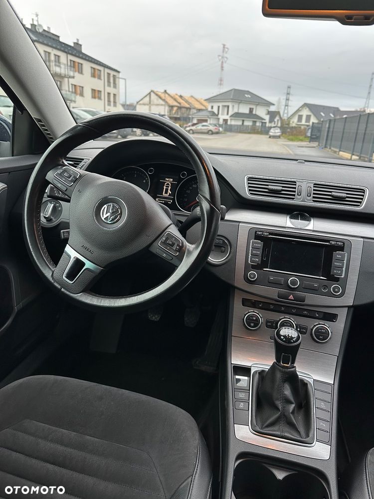 Volkswagen Passat - 20