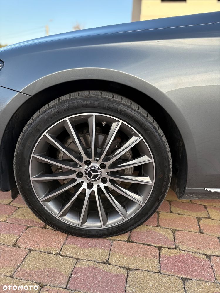 Mercedes-Benz Klasa E 220 d 9G-TRONIC - 4