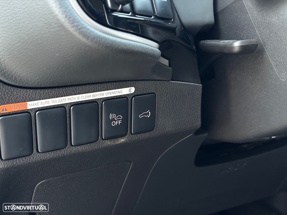 Mitsubishi Outlander 2.0 4WD - 28