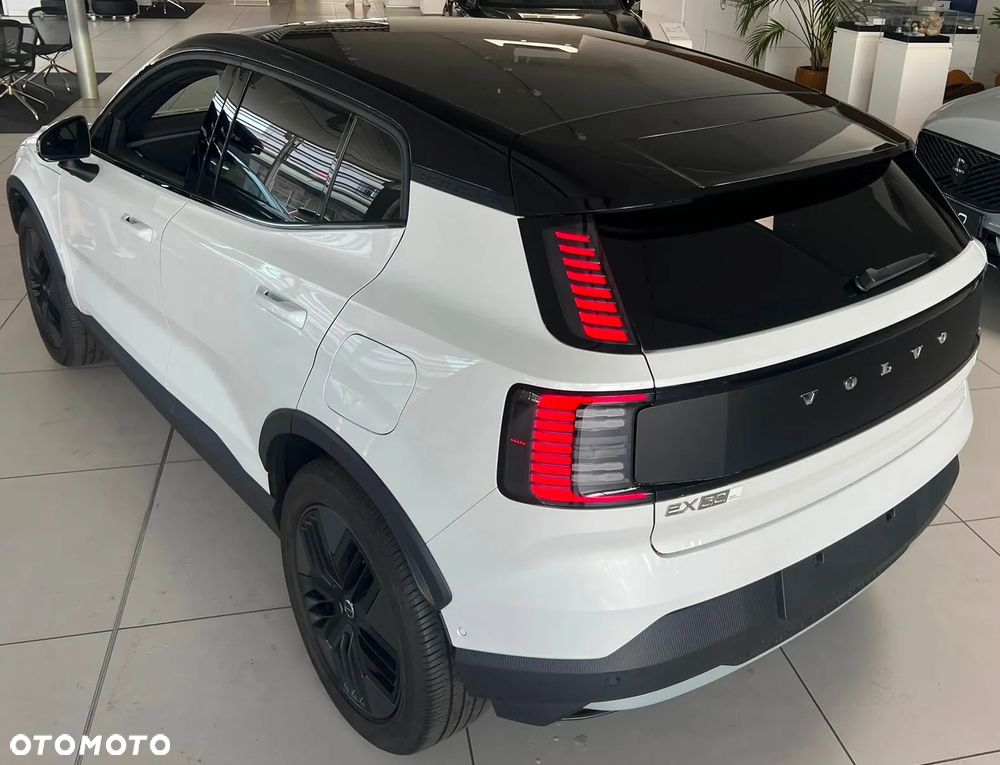 Volvo EX30 69kWh Twin Motor Ultra Black Edition - 10
