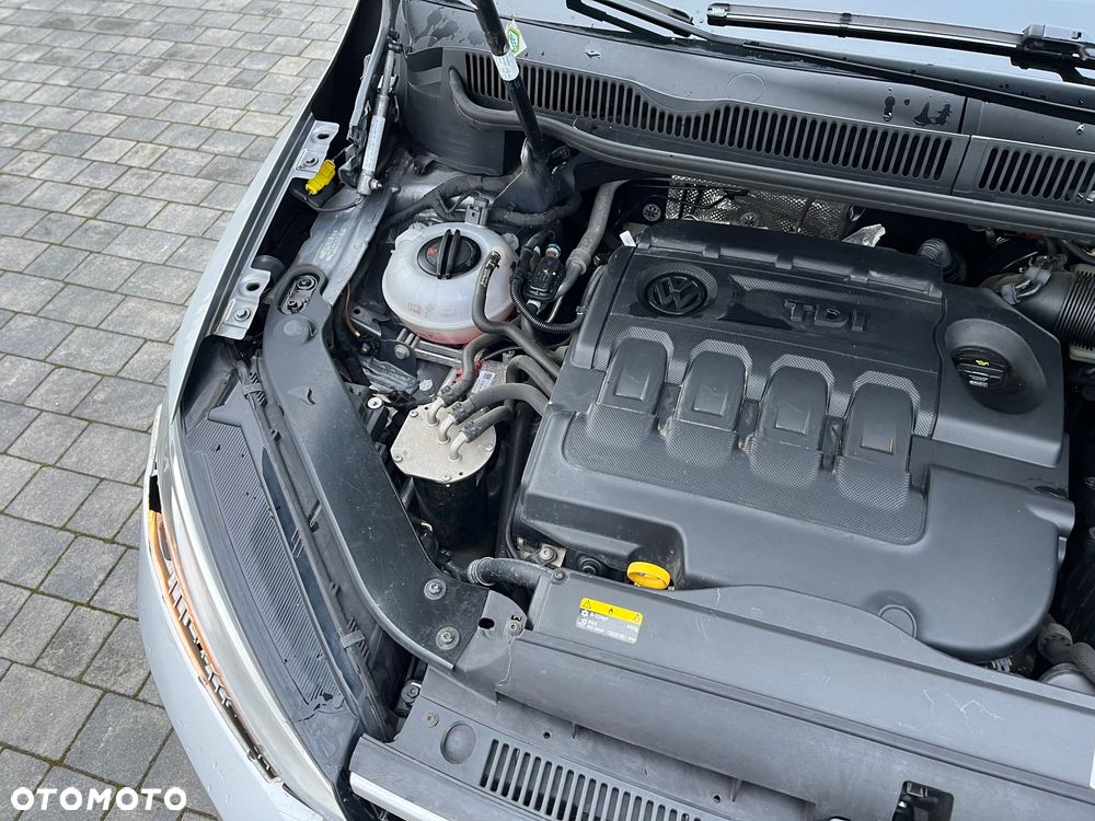 Volkswagen Touran 1.6 TDI SCR BlueMotion Technology Comfortline - 12