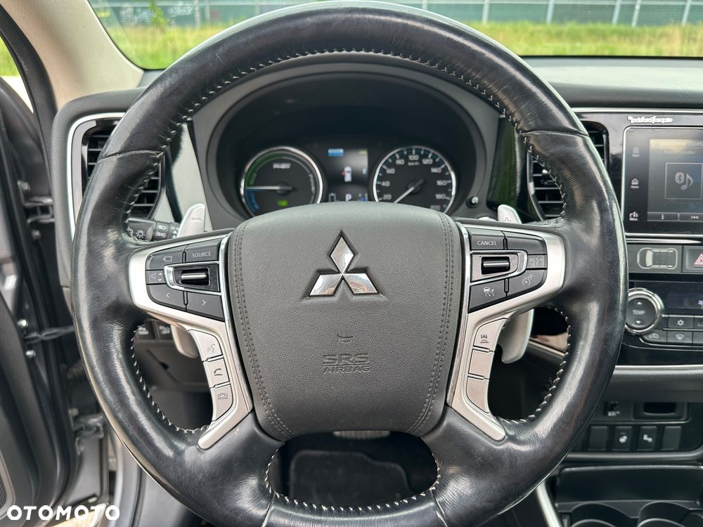 Mitsubishi Outlander Intense + - 24