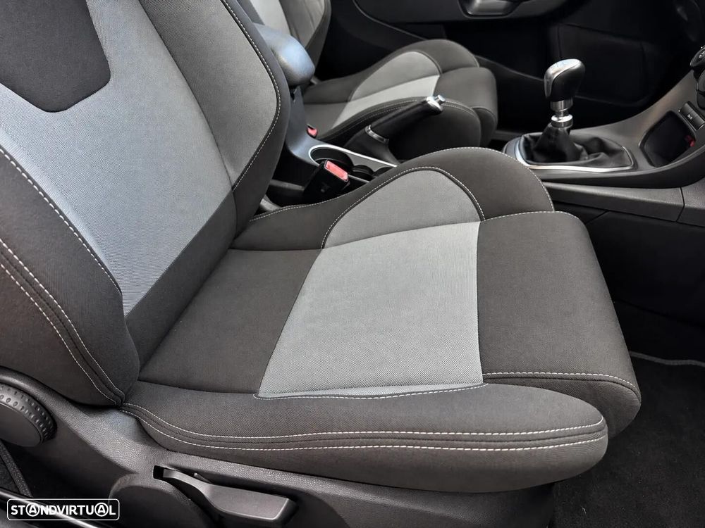 Ford Fiesta 1.6 EcoBoost ST - 26