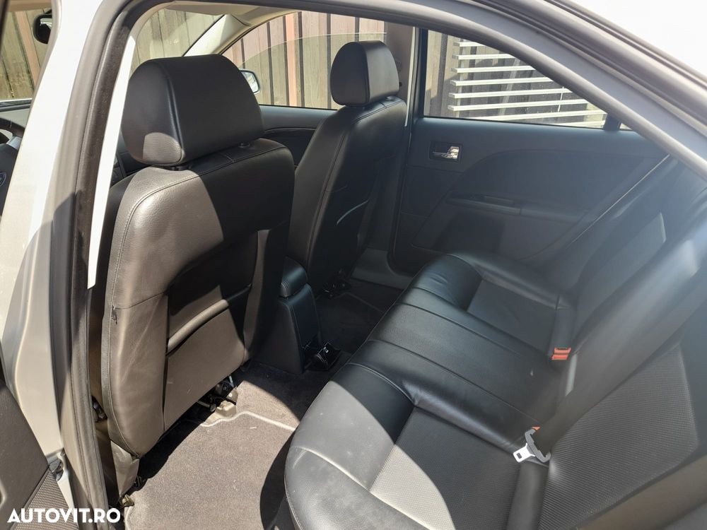 Ford Mondeo 2.0 TDCI Ghia - 14