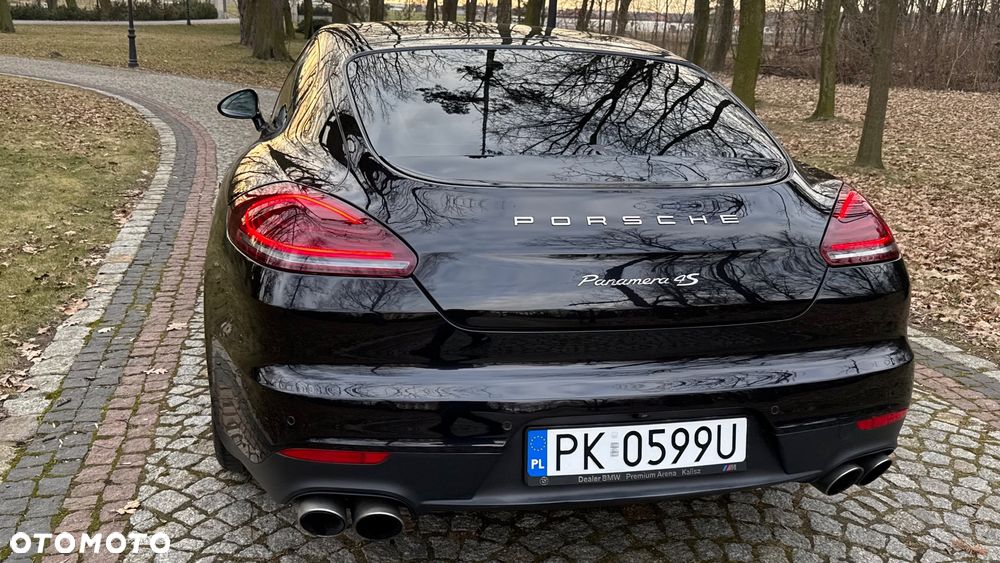 Porsche Panamera 4S - 32