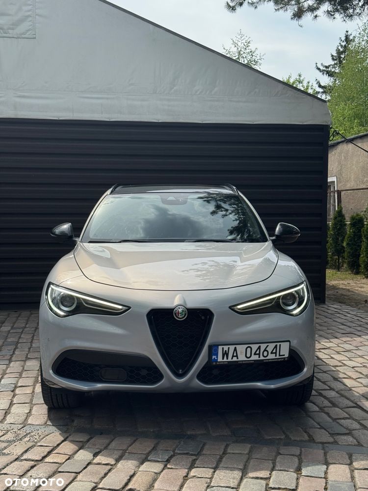 Alfa Romeo Stelvio - 1