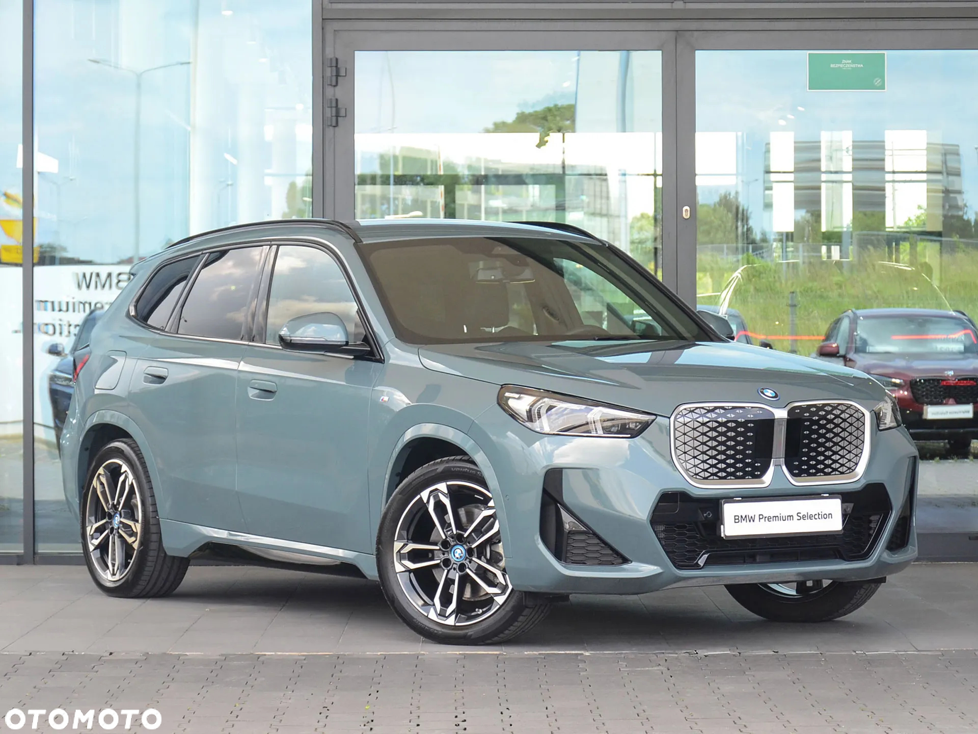 BMW iX1 xDrive30 66.5kWh M Sport - 7