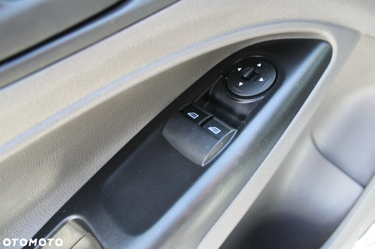 Ford Transit Connect - 15