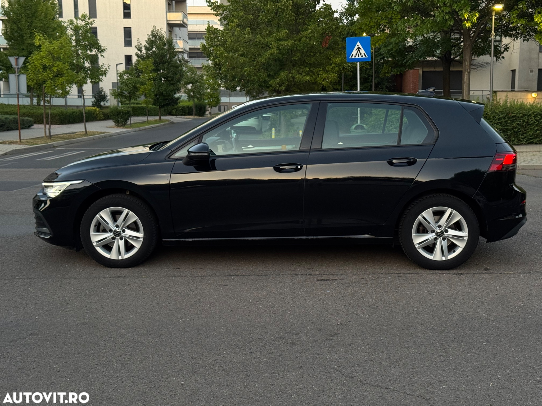 Volkswagen Golf 1.5 eTSI DSG MHEV Life - 3