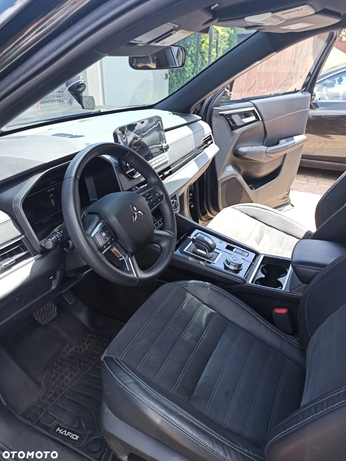 Mitsubishi Outlander - 13