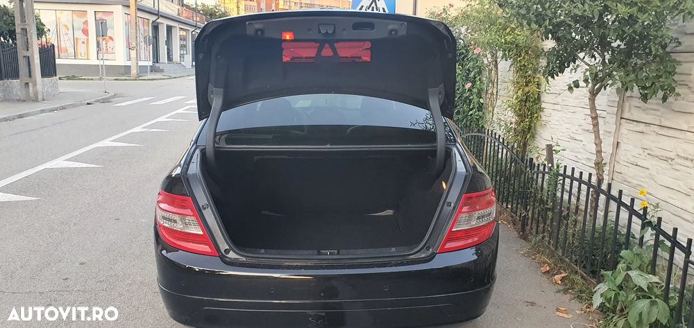 Mercedes-Benz C 200 CDI BlueEFFICIENCY - 12