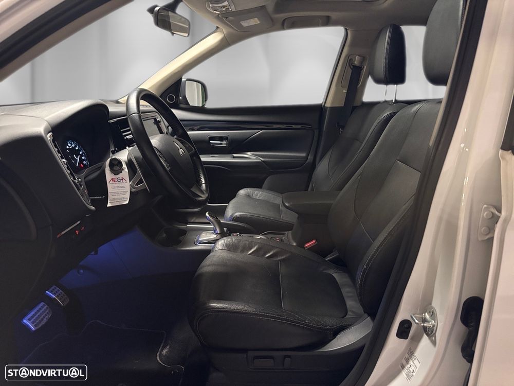 Mitsubishi Outlander - 5