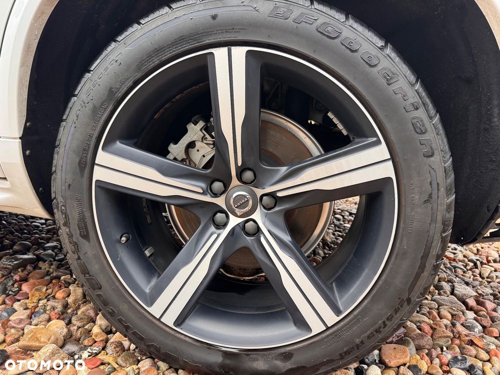 Volvo XC 90 T5 AWD R-Design 7os - 29