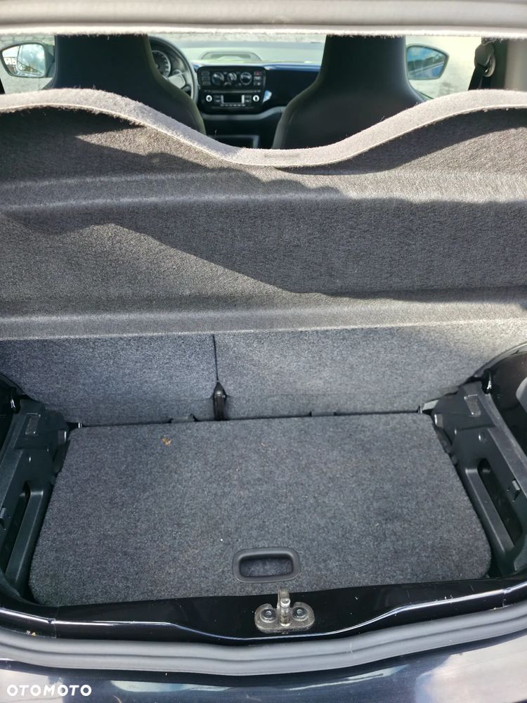 Volkswagen up! Standard - 9