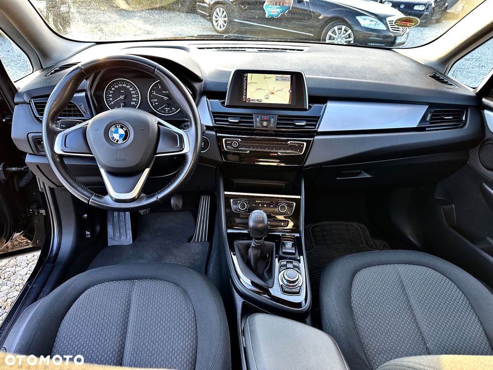 BMW Seria 2 218d - 21