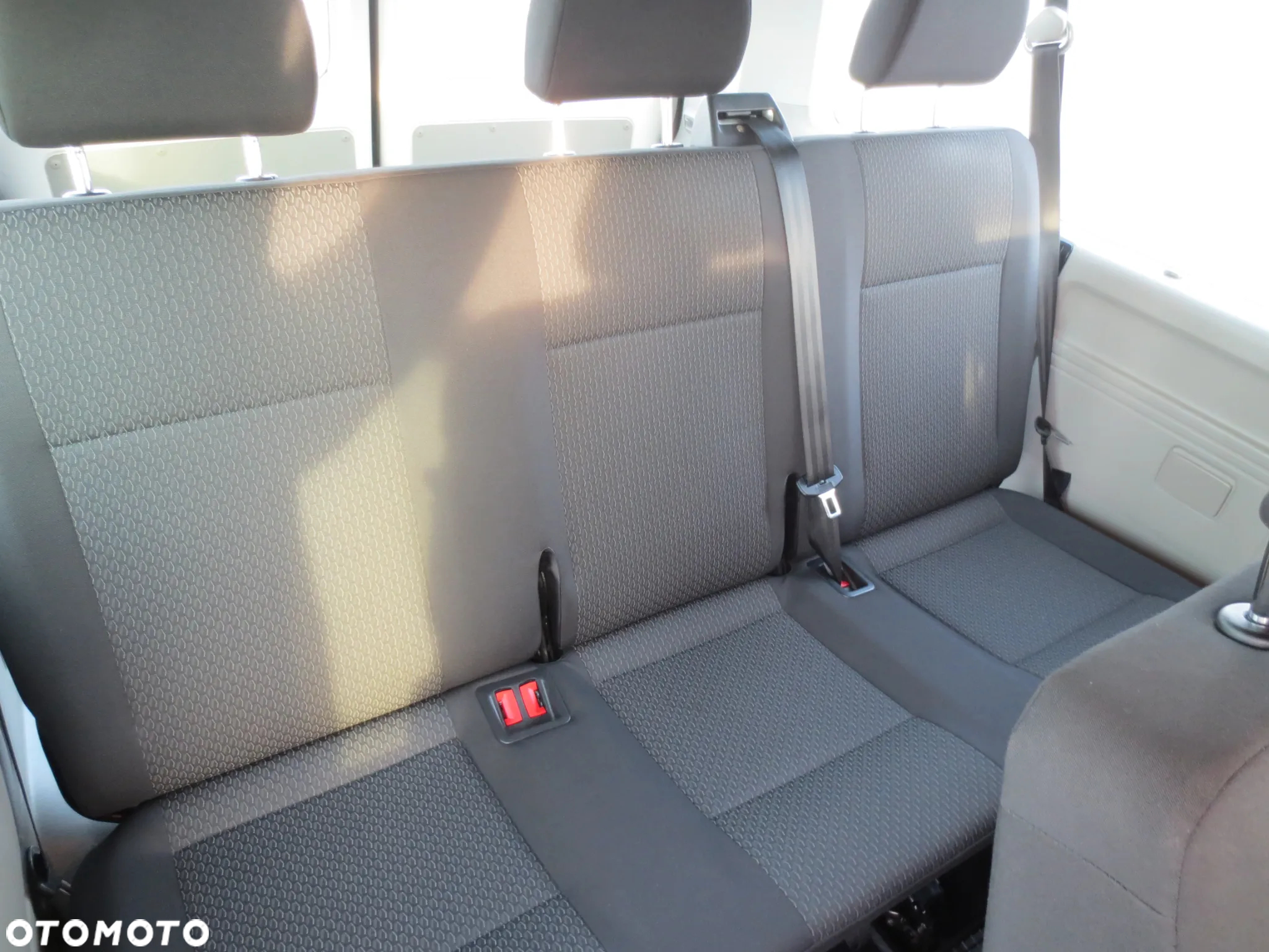 Volkswagen Caravelle 2.0 TDI L2 Trendline - 23