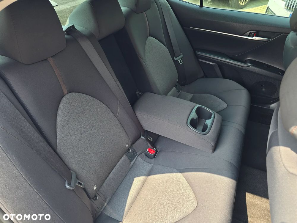Toyota Camry - 14