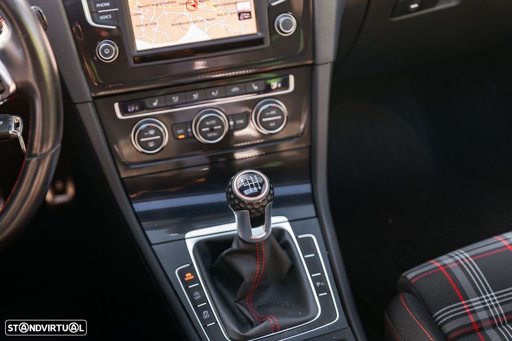 VW Golf 2.0 TSi GTi - 13