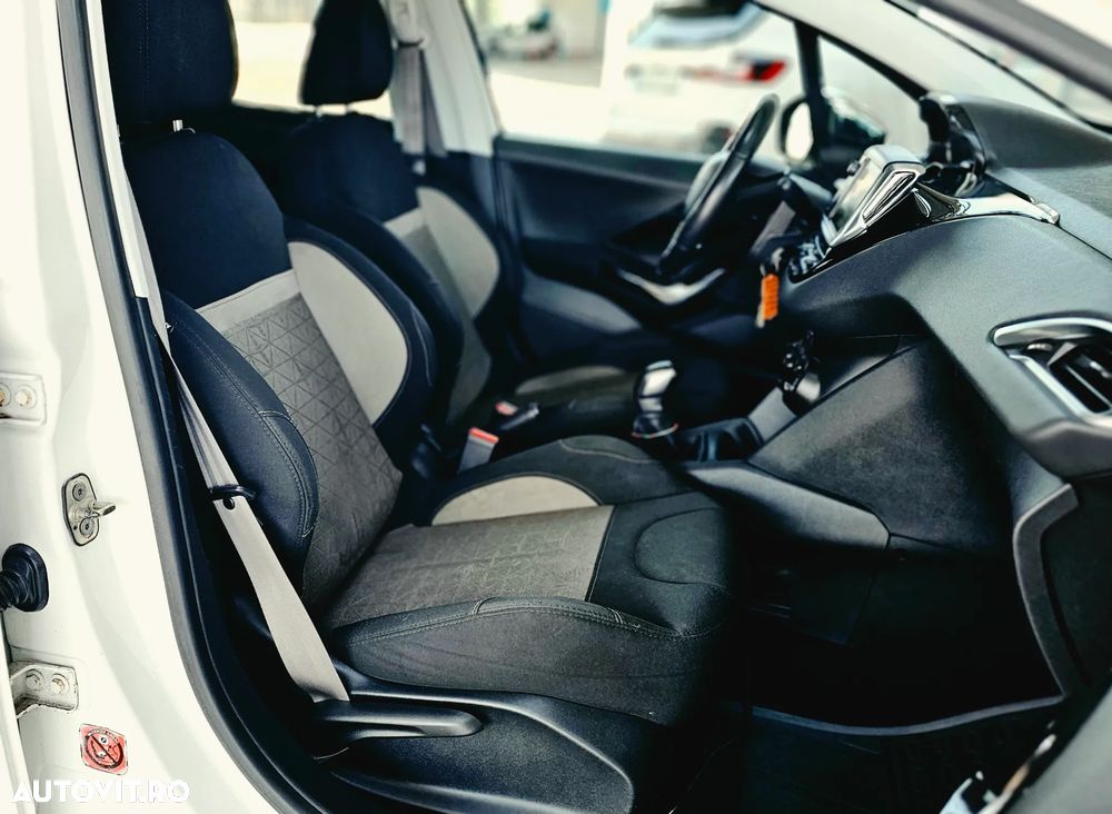 Peugeot 208 82 VTI Allure - 9