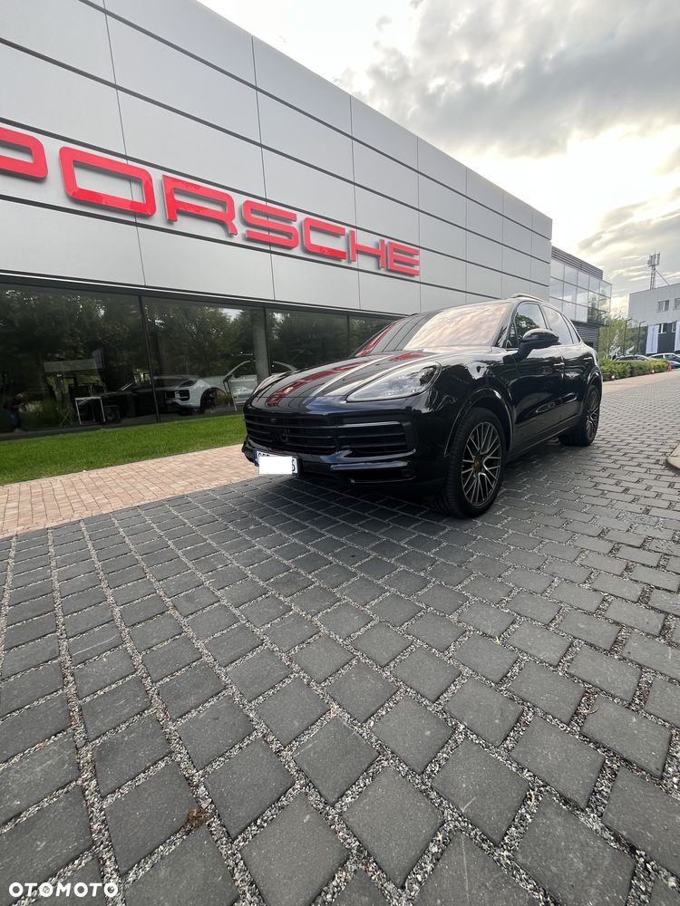 Porsche Cayenne - 1