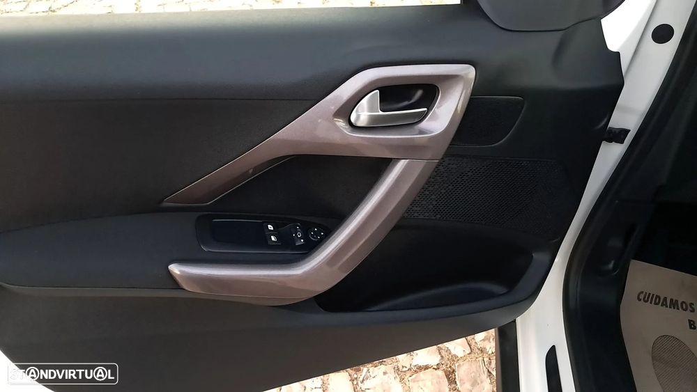 Peugeot 2008 1.6 BlueHDi Style - 11