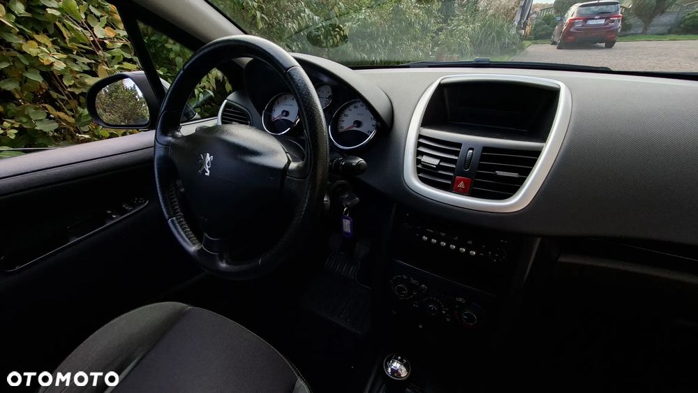 Peugeot 207 1.4 16V Sporty - 20