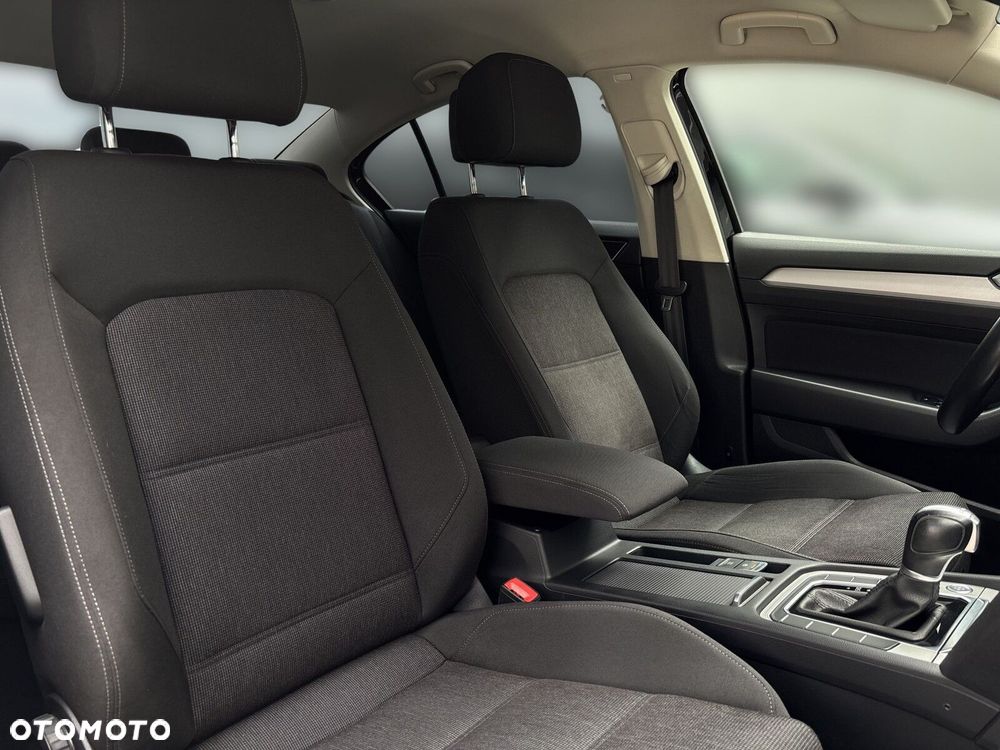Volkswagen Passat 2.0 TDI SCR Comfortline DSG - 36