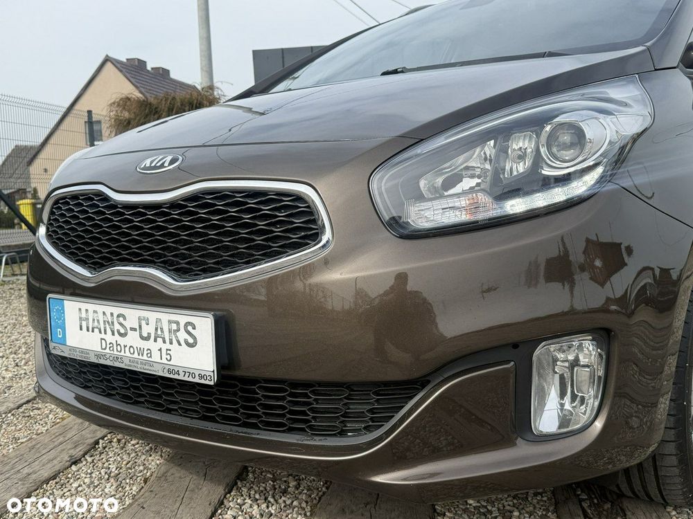 Kia Carens - 12