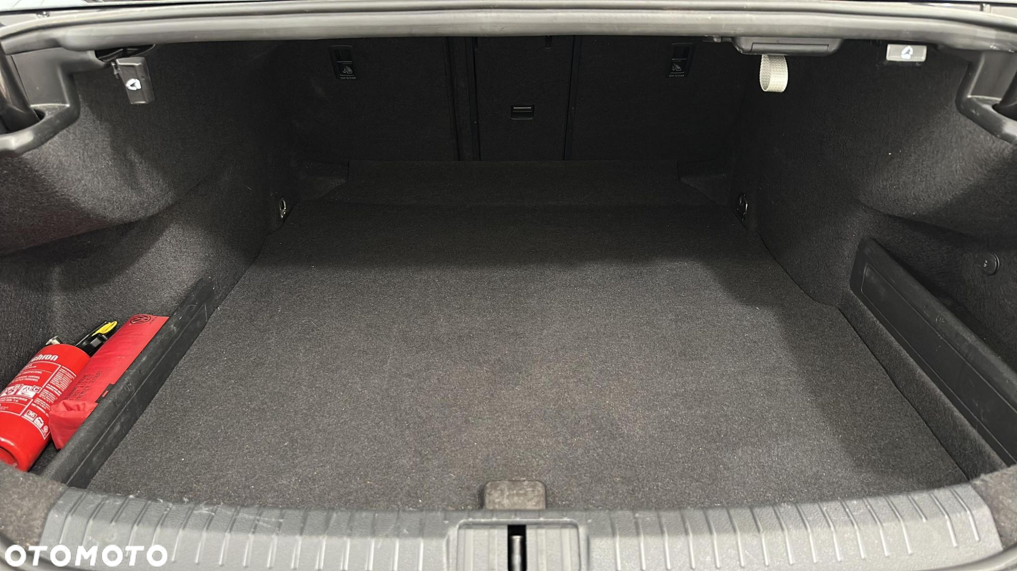 Volkswagen Passat - 13