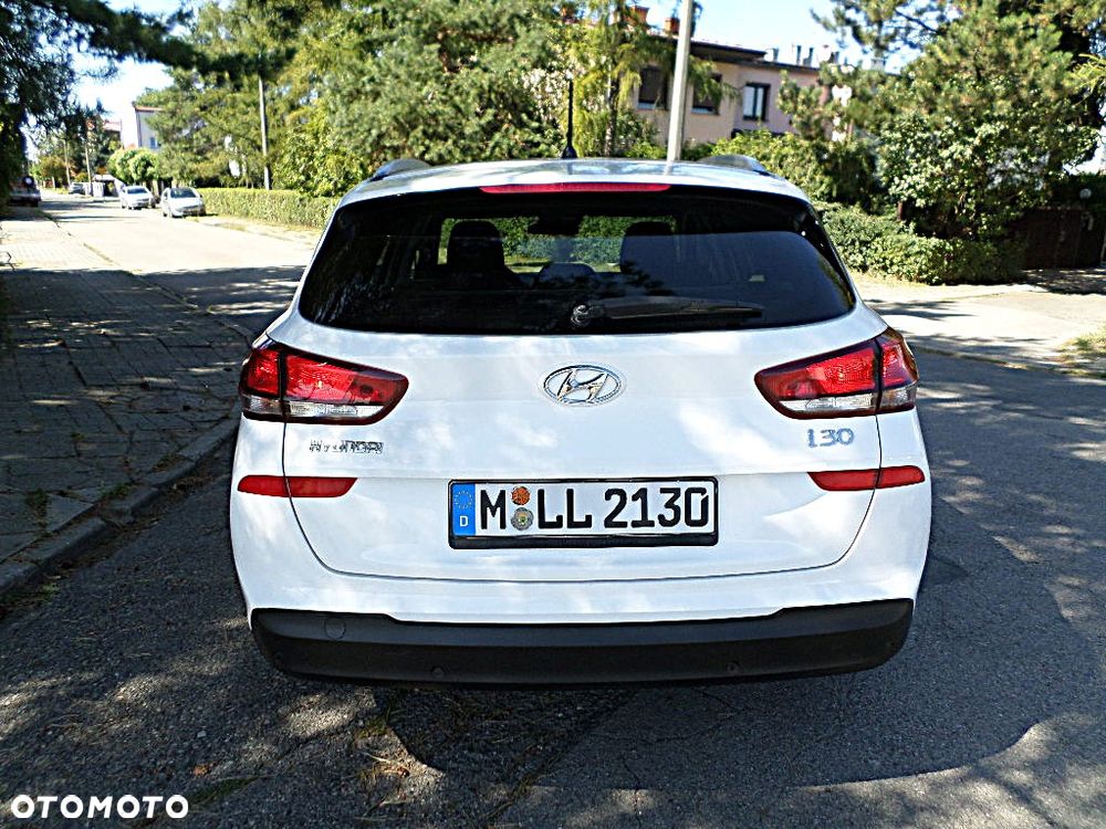 Hyundai i30 blue Kombi 1.4 Style - 31
