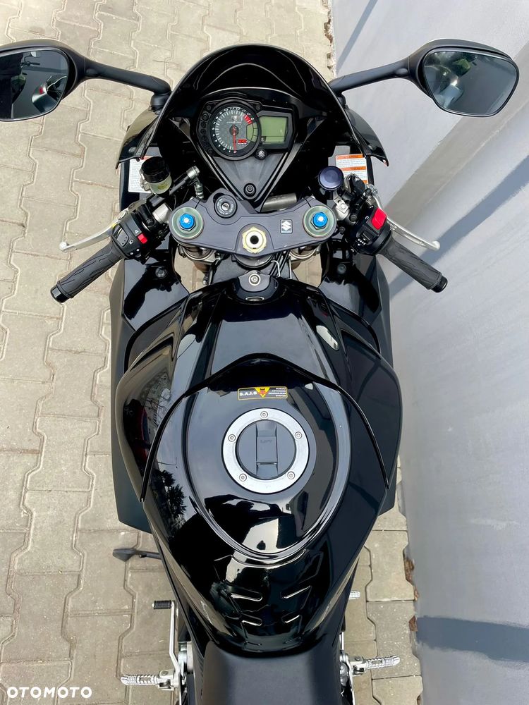 Suzuki GSX-R - 19