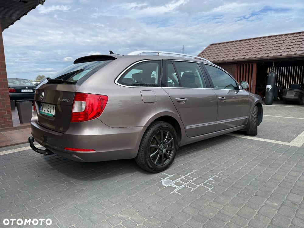 Skoda Superb 2.0 TDI DSG Elegance - 4