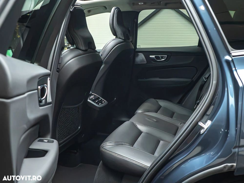 Volvo XC 60 B5 B AWD Ultimate Black Edition - 19