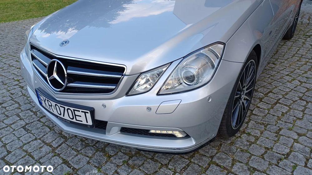Mercedes-Benz Klasa E 200 CGI Coupe BlueEFFICIENCY Automatik Avantgarde - 9