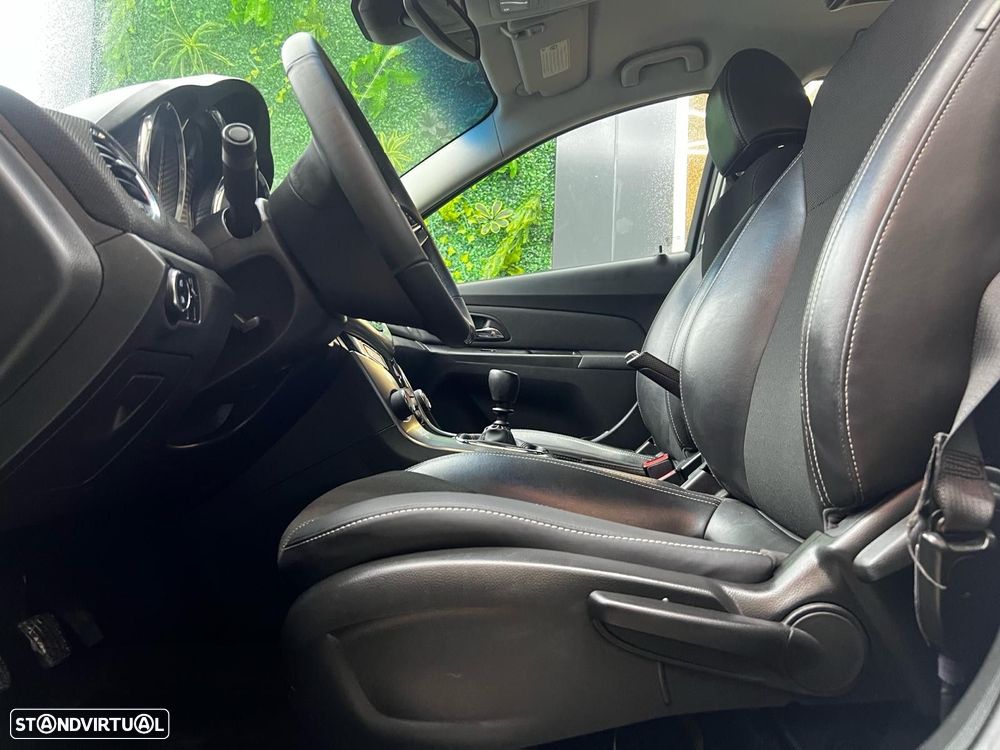 Chevrolet Cruze SW 1.7 VCDi LTZ - 7