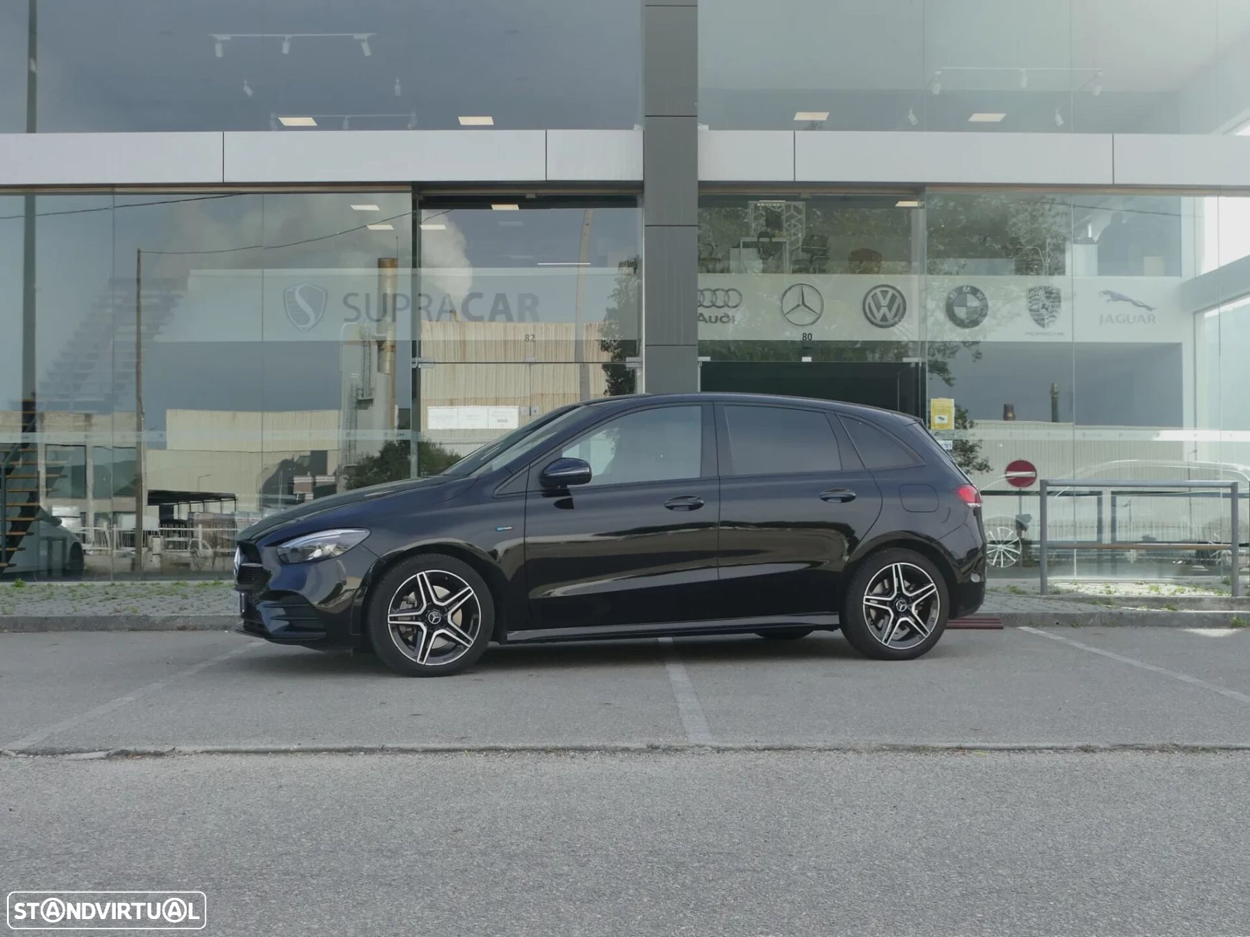 Mercedes-Benz B 250 e AMG Line - 36