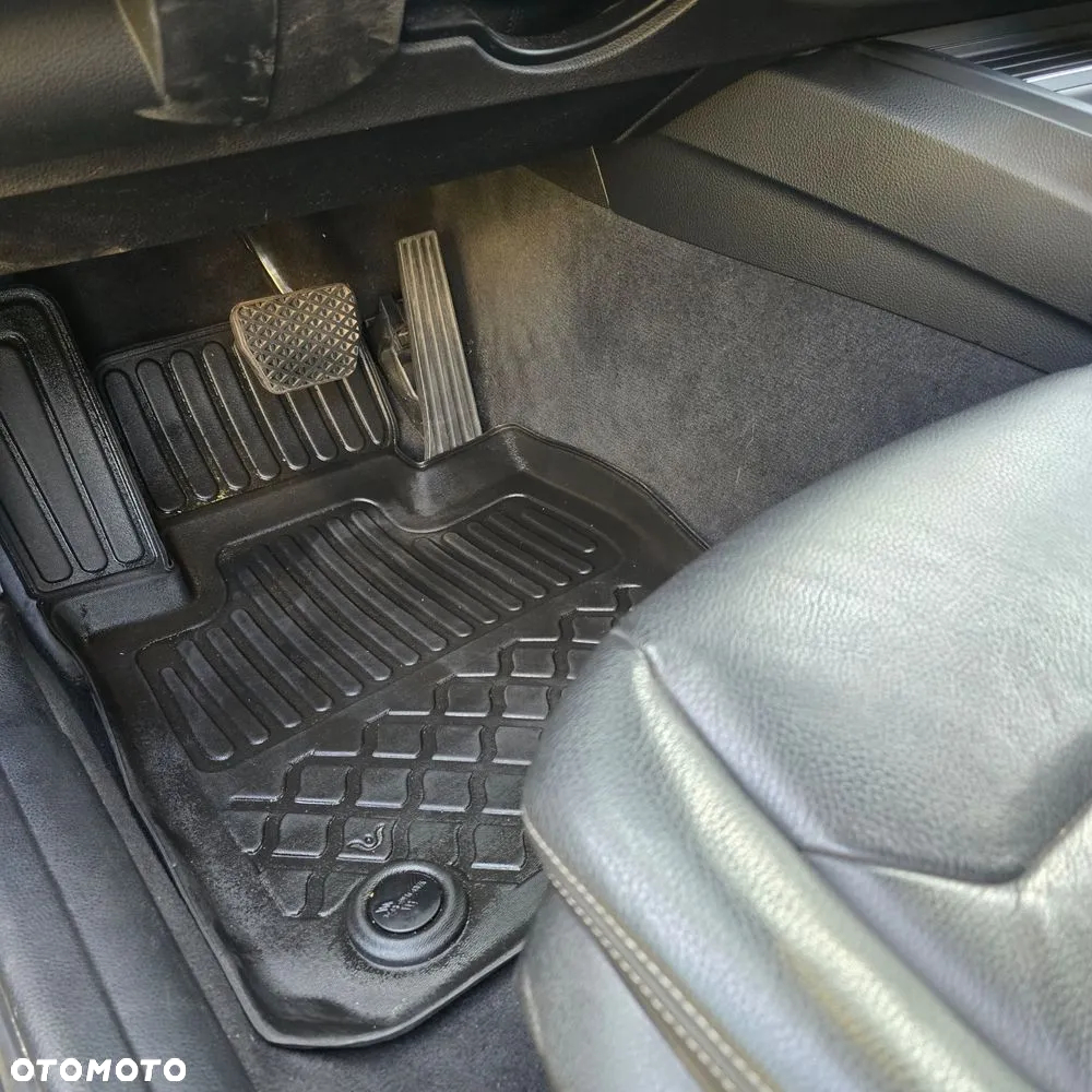 BMW Seria 3 320d Luxury Line - 9