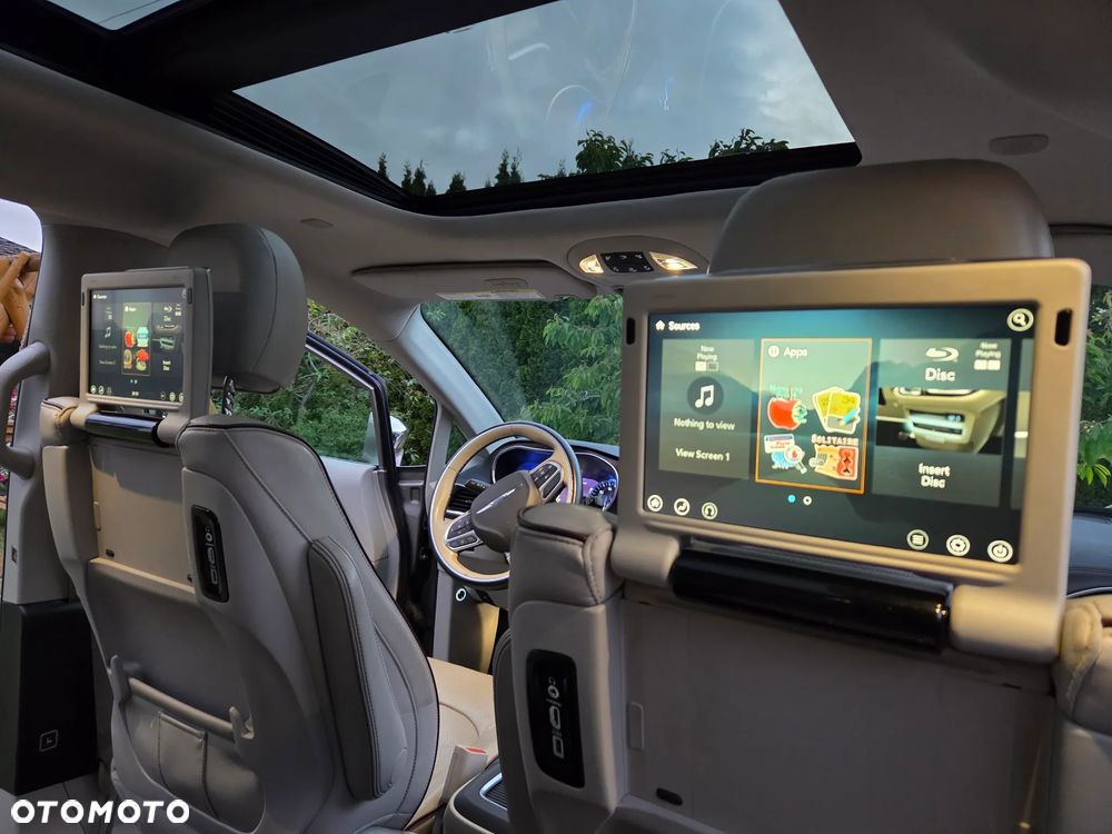 Chrysler Pacifica - 16