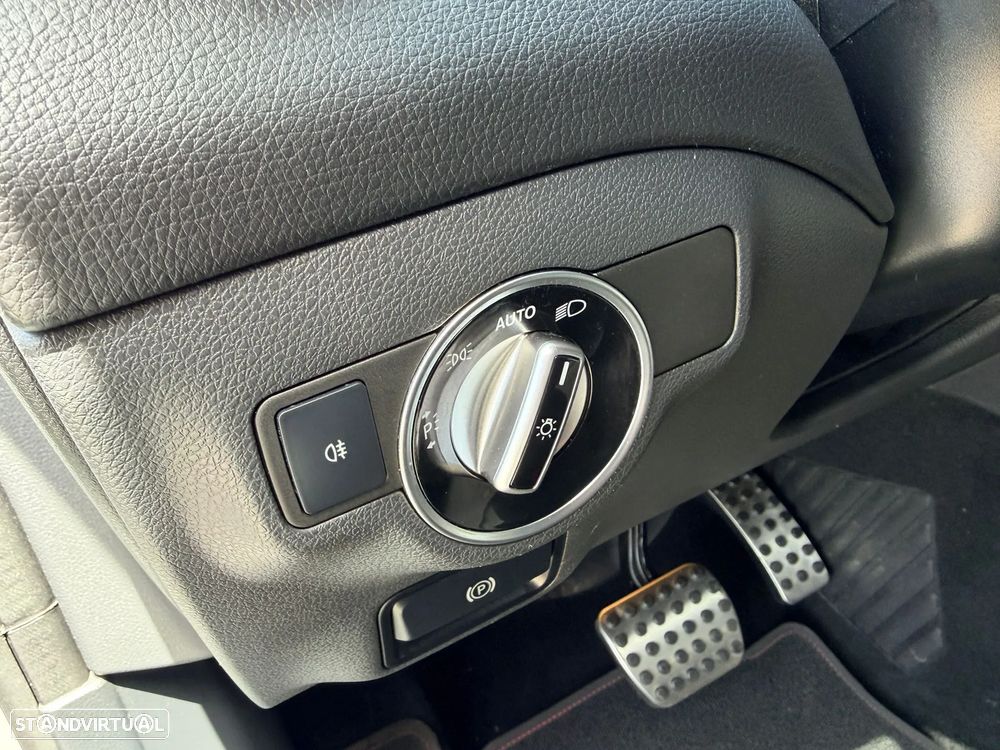 Mercedes-Benz CLA 200 d Shooting Brake AMG Line Aut. - 17