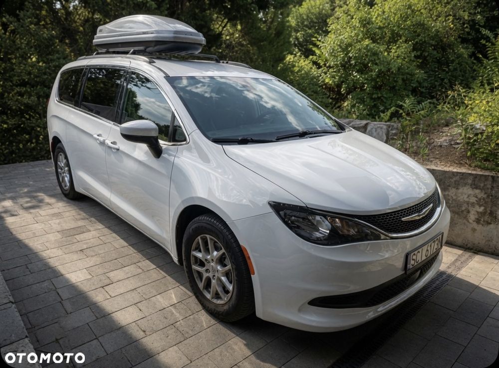 Chrysler Pacifica - 1