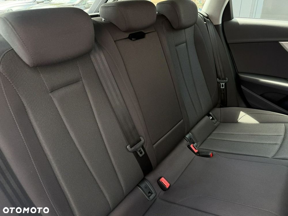 Audi A4 Avant 35 TDI mHEV Advanced S tronic - 32