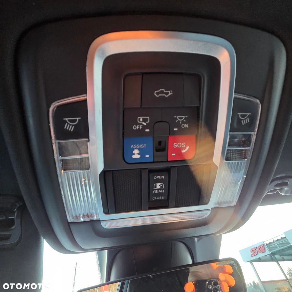 RAM 1500 5.7 Crew Cab Laramie - 12