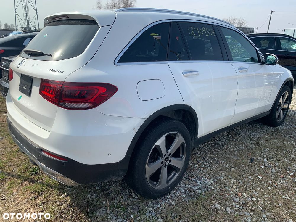 Mercedes-Benz GLC 300 4Matic 9G-TRONIC - 4