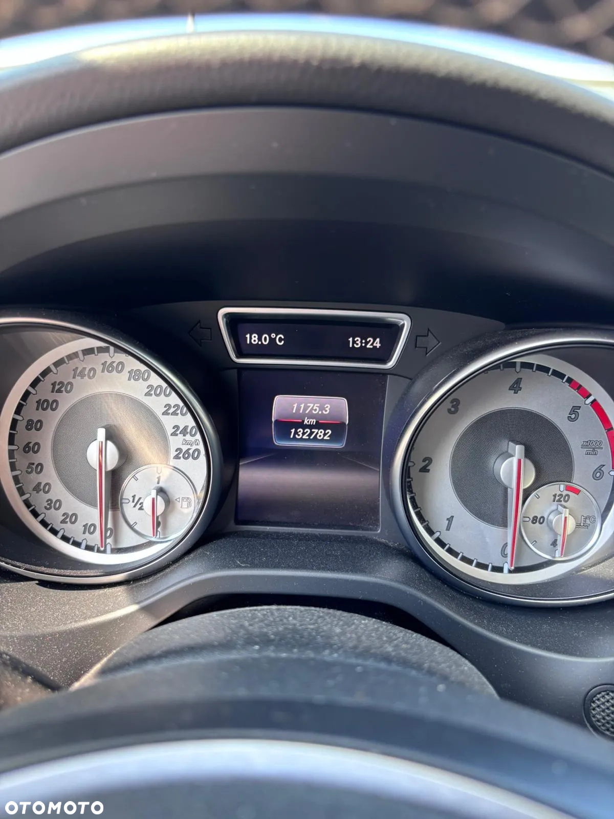 Mercedes-Benz CLA 180 d - 12